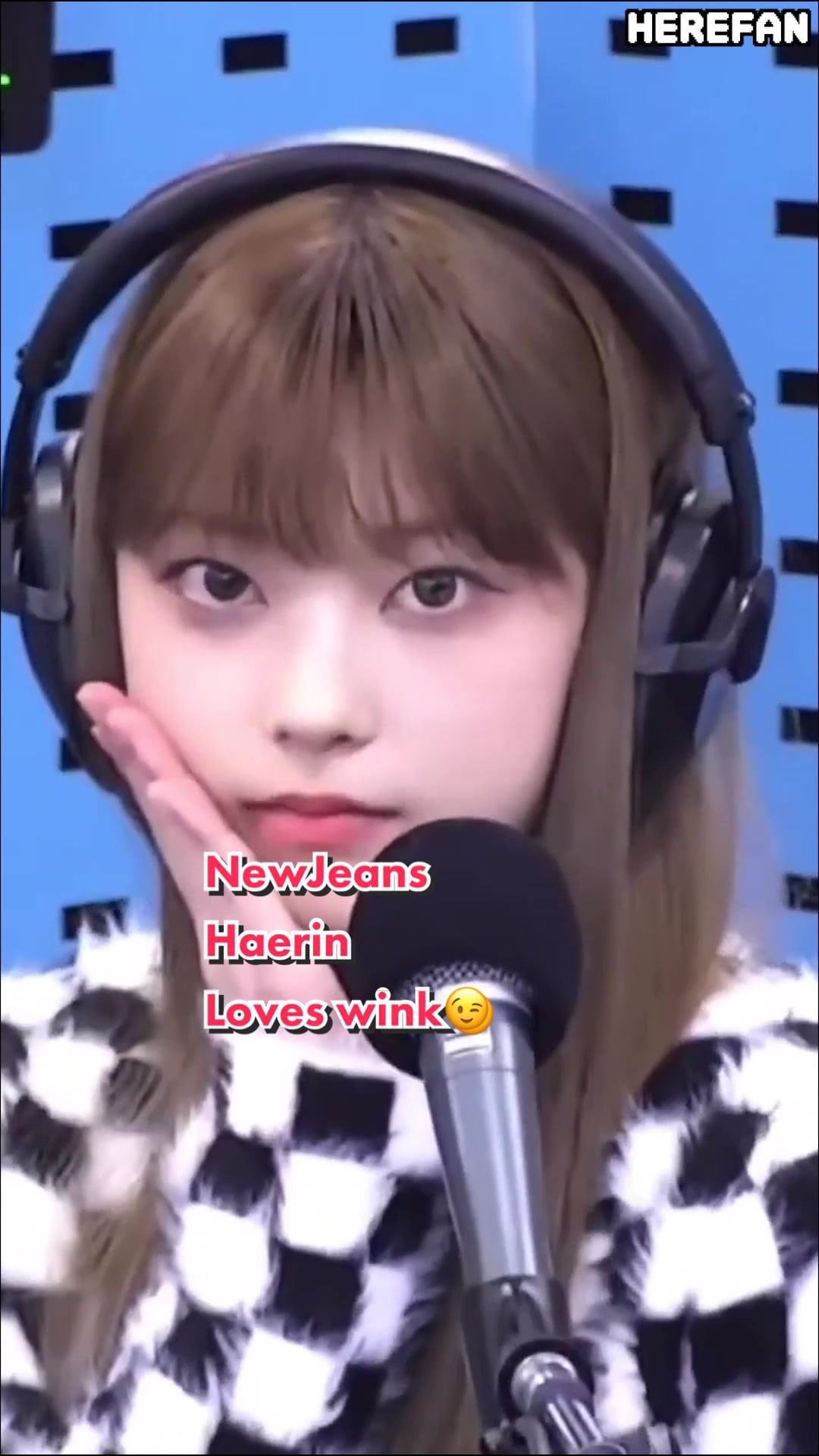 230112 Haerin Loves Wink 😉😻 - PTKOREA