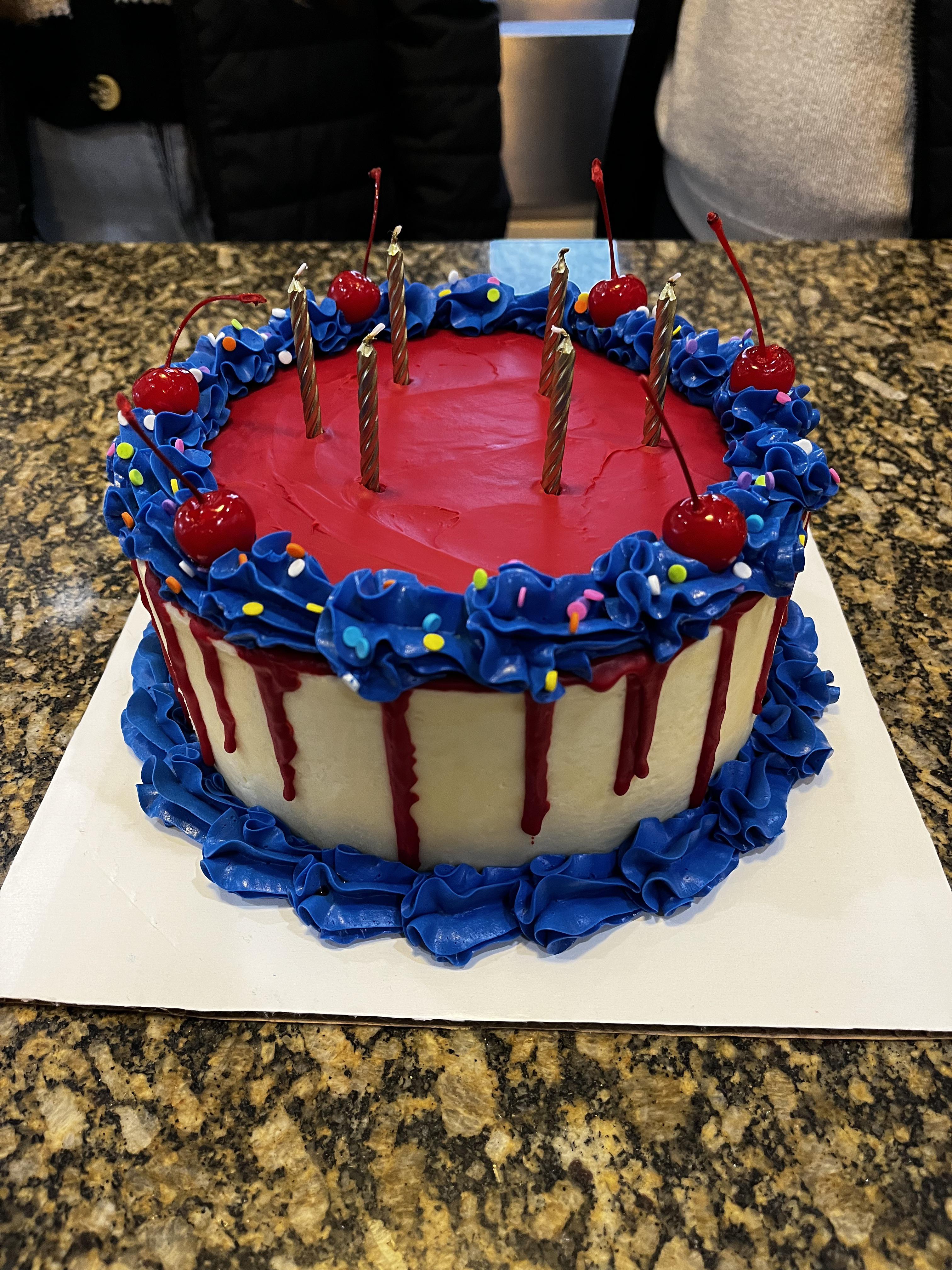 I made the drunkdazed cake for my sisters birthday! PTKOREA