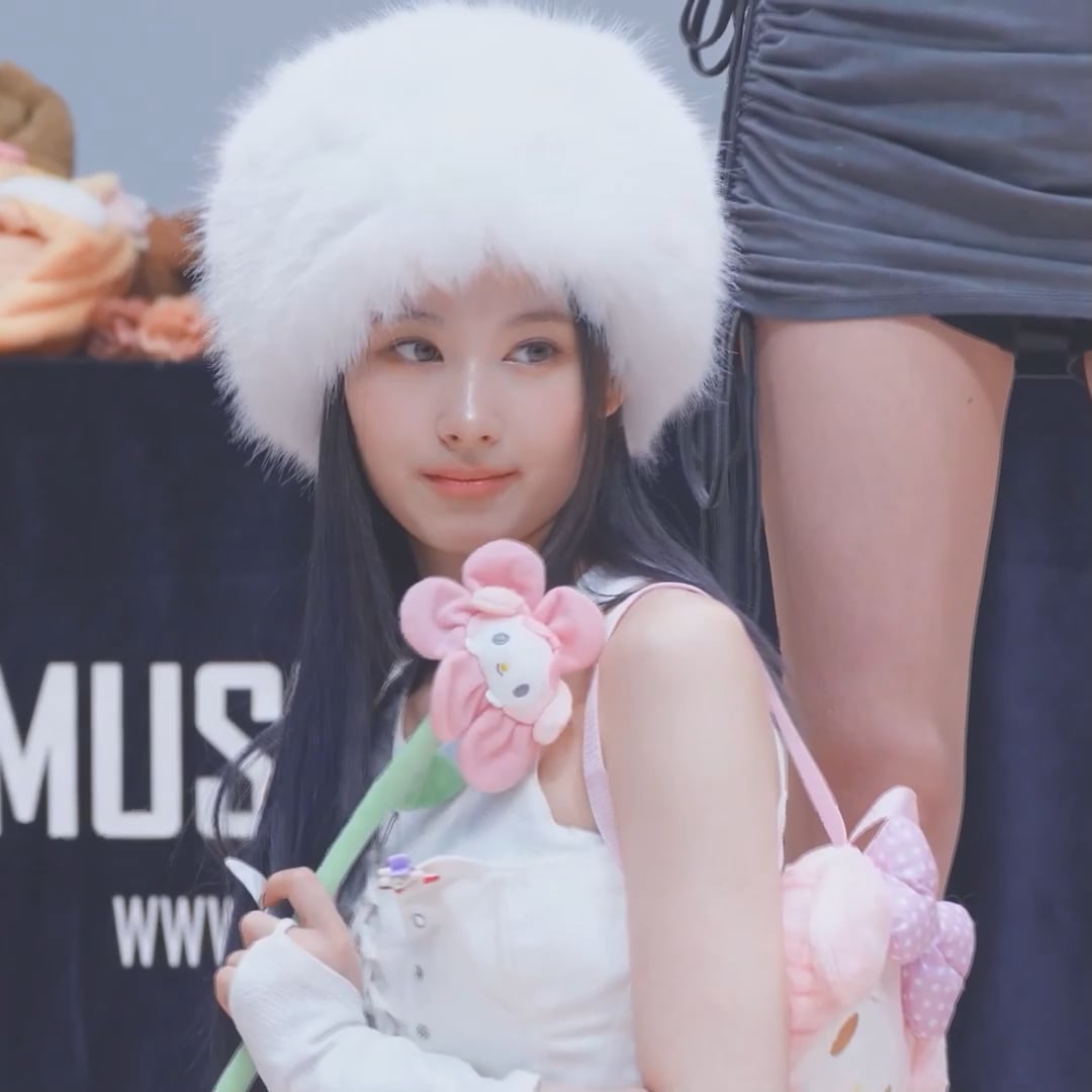 230319 - Sana wink - PTKOREA