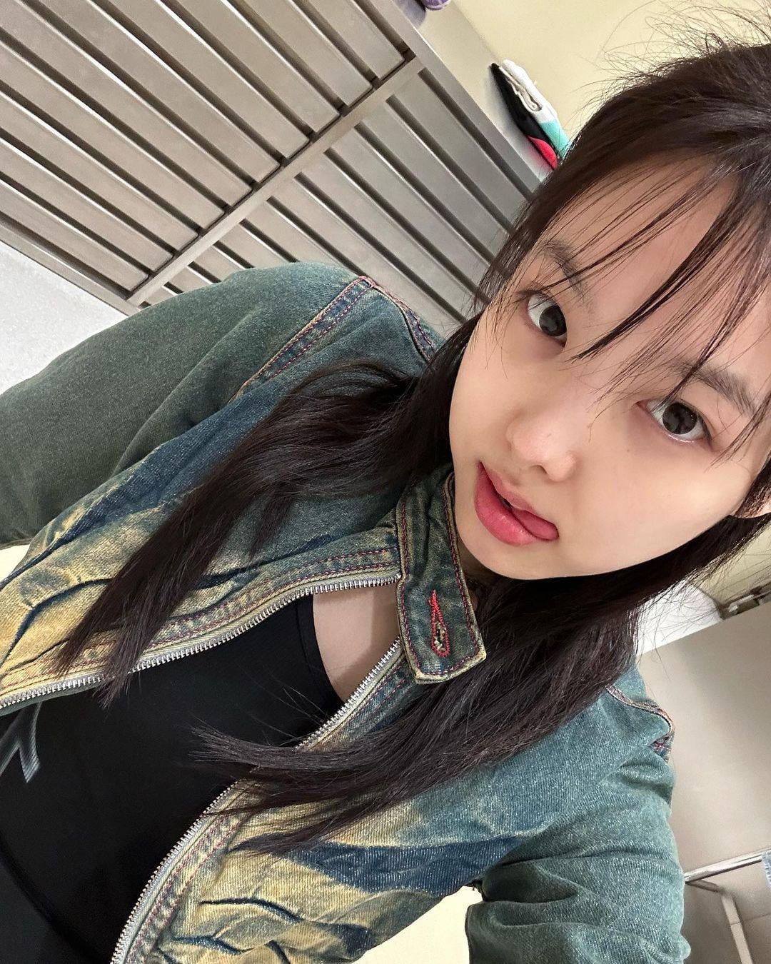 230504 Nayeon Instagram Update “My messy hair and perfect hazelnut