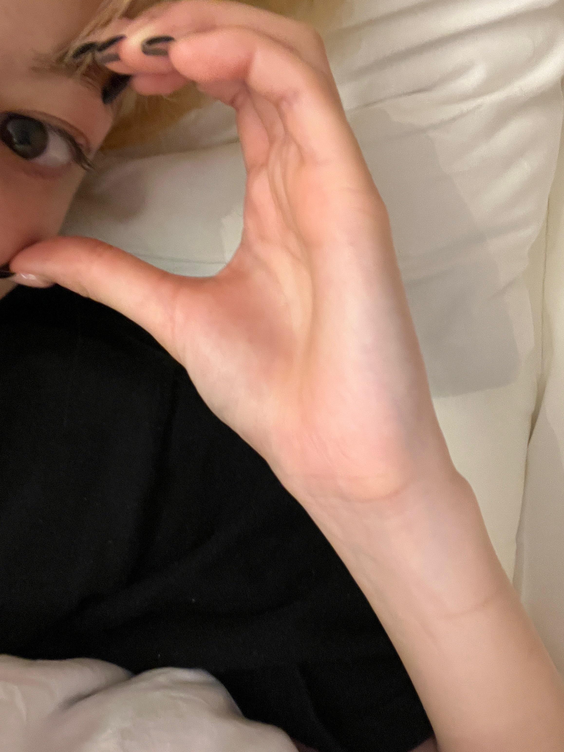 230901-hong-eunchae-weverse-update-ptkorea