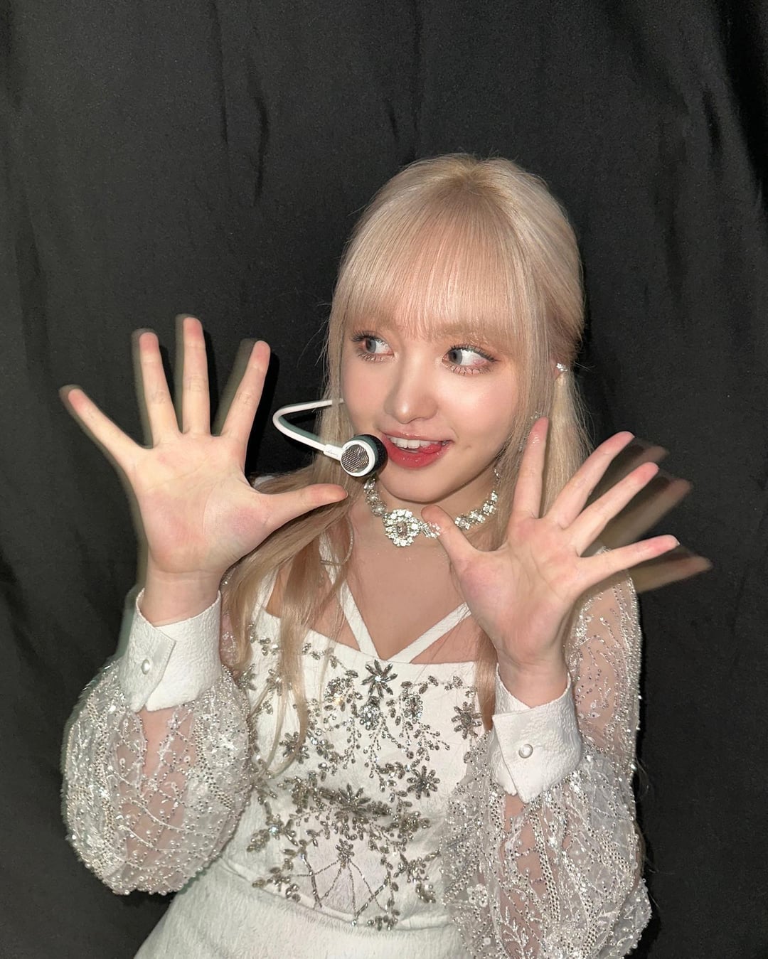 231015 IVE Instagram update with Liz - PTKOREA