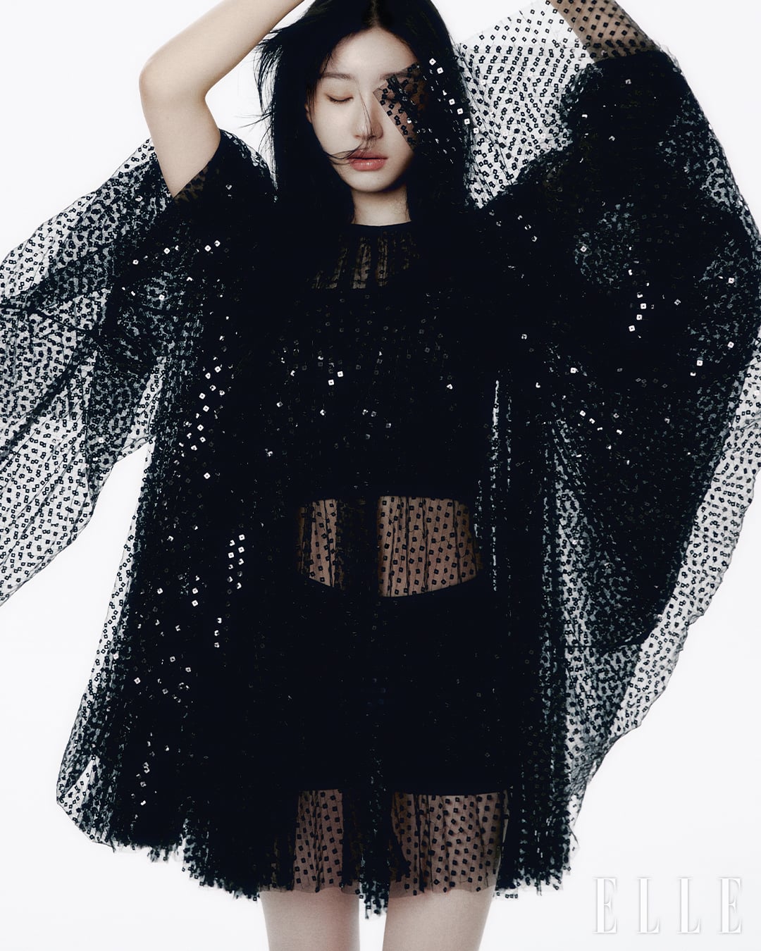 ITZY Chaeryeong - ELLE Korea (December 2023 Issue Pictorial - Part 2