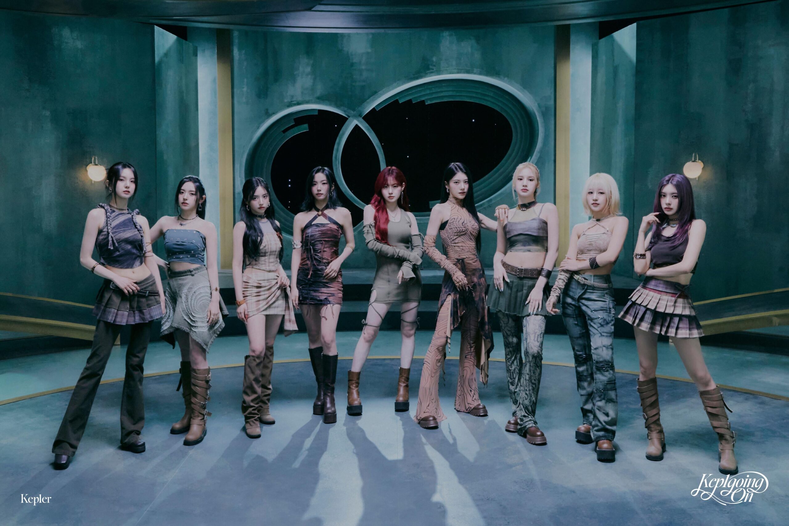 Kep1er The 1st Album Kep1going On (Concept Photo Voyage Ver