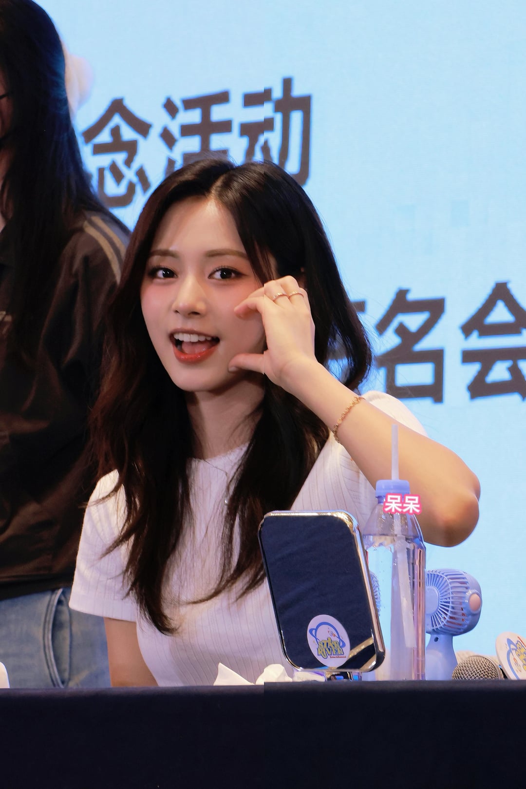 Tzuyu Is Too Cute PTKOREA tzuyu-is-too-cute-ptkorea